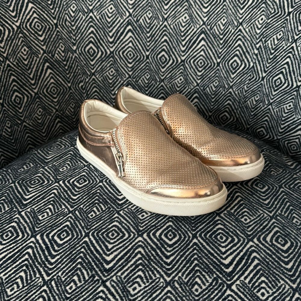 Steve Madden Ellias Rose Gold Slip On Sneakers